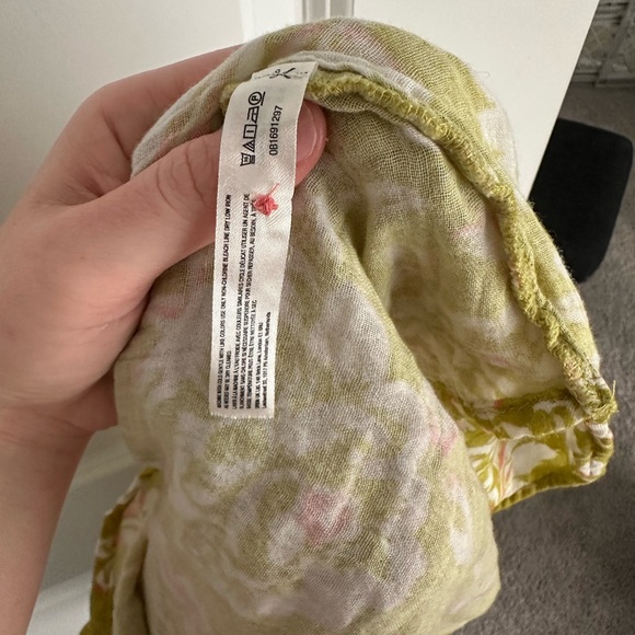 SOLD OUT By Anthropologie Oversized Floral Beach Shirt size medium - Picture 6 of 7